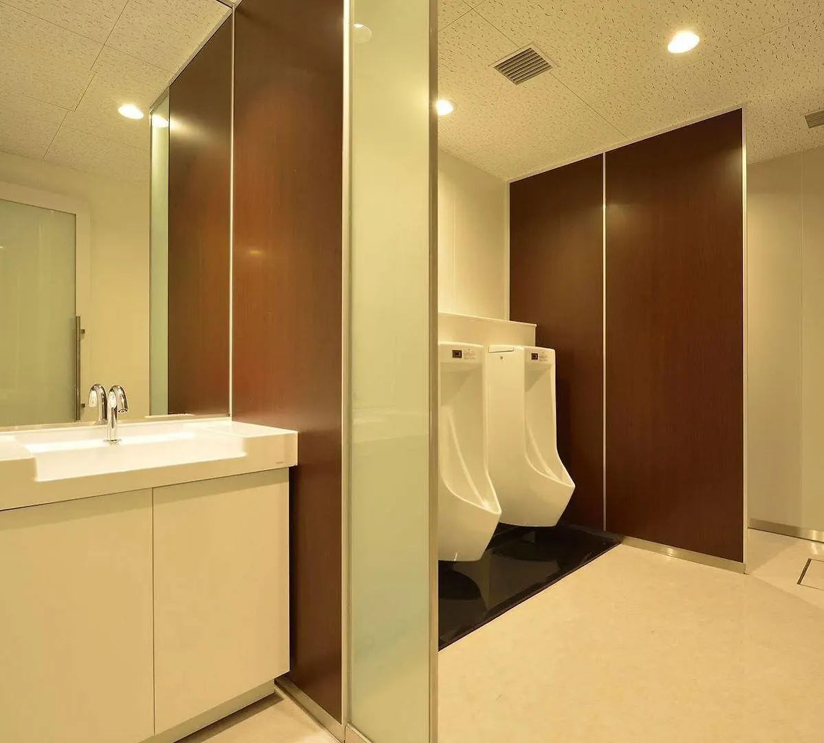 Ginza Capital Hotel Main Tokyo 3*,